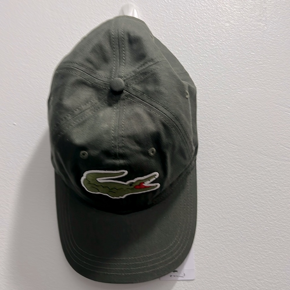 New with tags green Lacoste hat